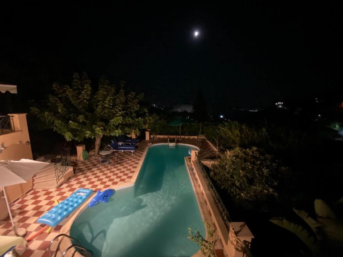Villa Tzitzifies Kourouklata ภายนอก รูปภาพ
