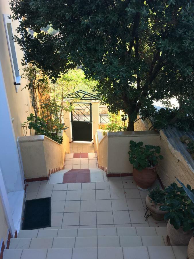 Villa Tzitzifies Kourouklata ภายนอก รูปภาพ