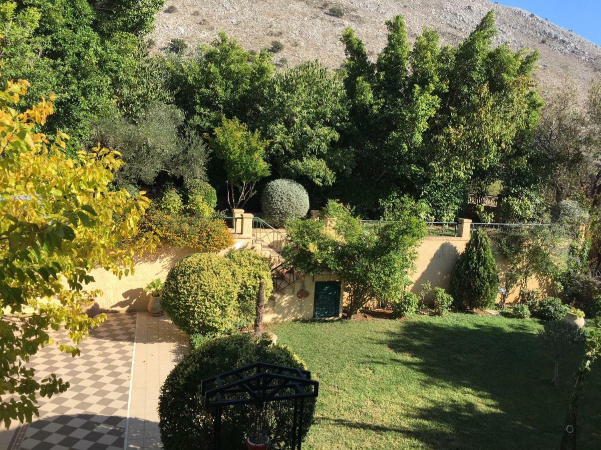 Villa Tzitzifies Kourouklata ภายนอก รูปภาพ